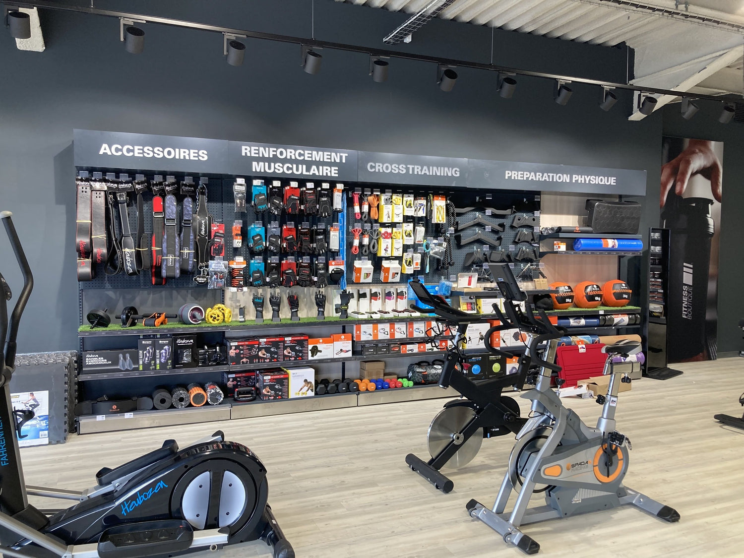 Espace accessoire d'un magasin franchisé FitnessBoutique